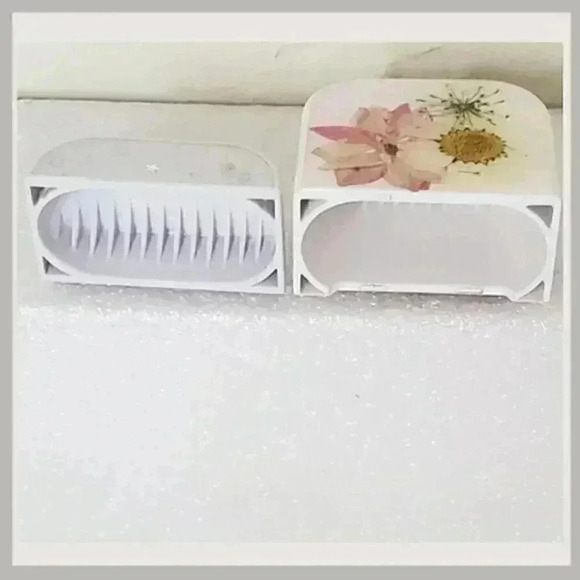 Real Flower AirPod Case 5 - Picture 5 of 8